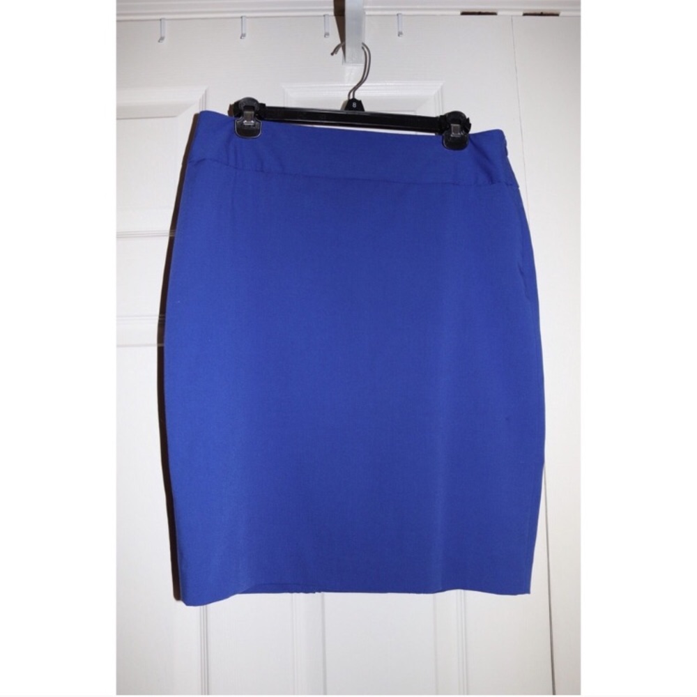 New York and Company Blue Pencil skirt size 8